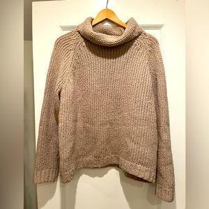 Banana Republic Beige Women’s L Turtleneck/Cowl Wool Blend Sweater